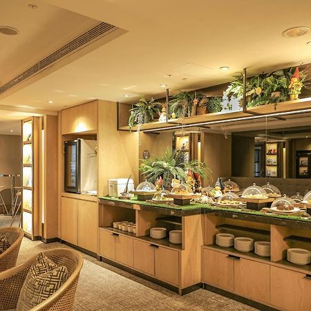Regent Taipei Hotel Eksteriør billede The buffet at the lounge