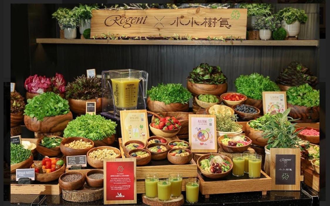 Regent Taipei Hotel Eksteriør billede A salad bar in a restaurant