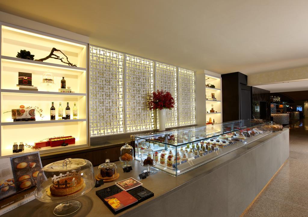 Regent Taipei Hotel Eksteriør billede The bar at the lounge