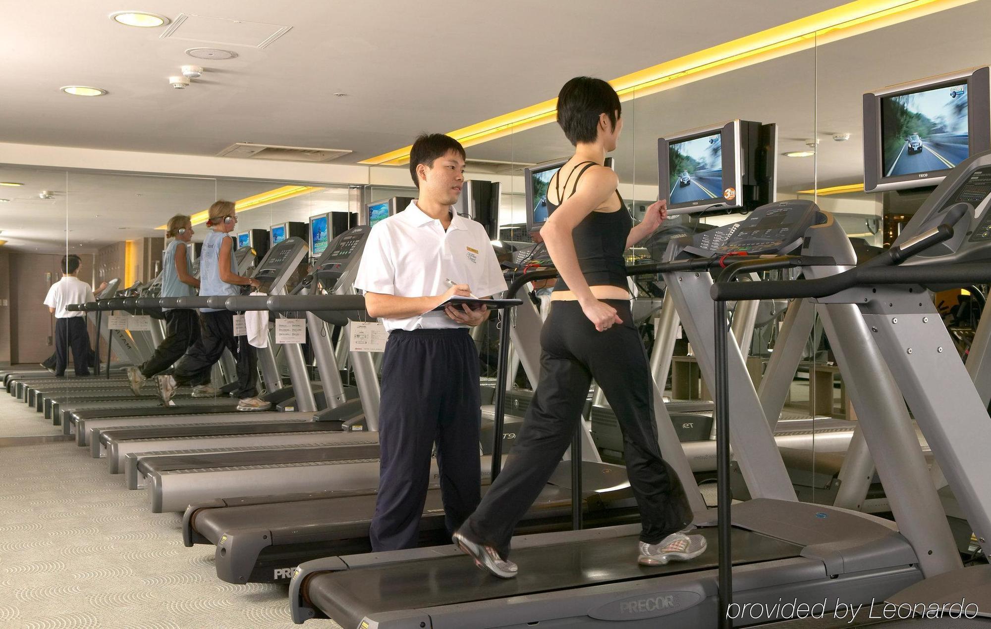 Regent Taipei Hotel Faciliteter billede A personal trainer with a client