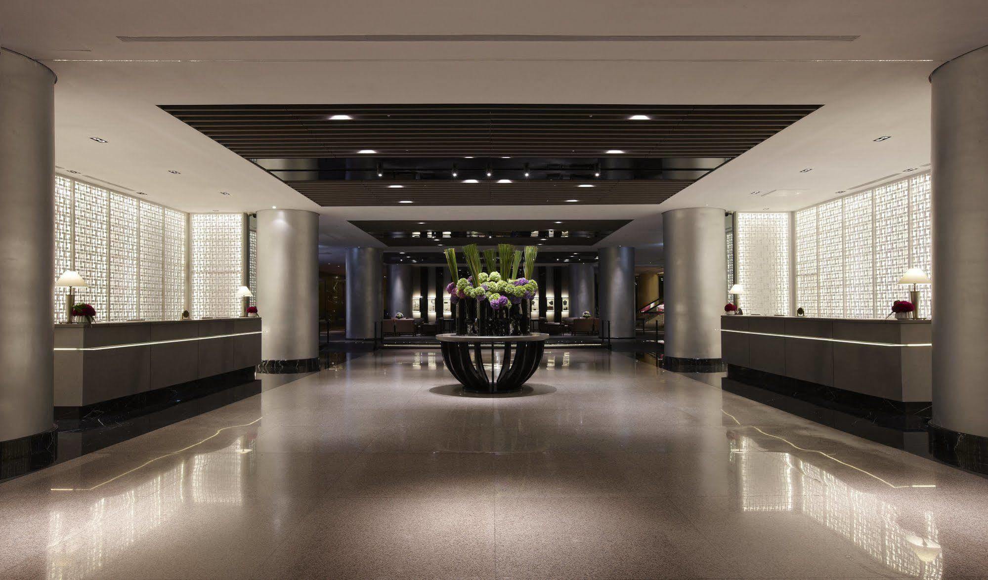 Regent Taipei Hotel Eksteriør billede The lobby of the hotel