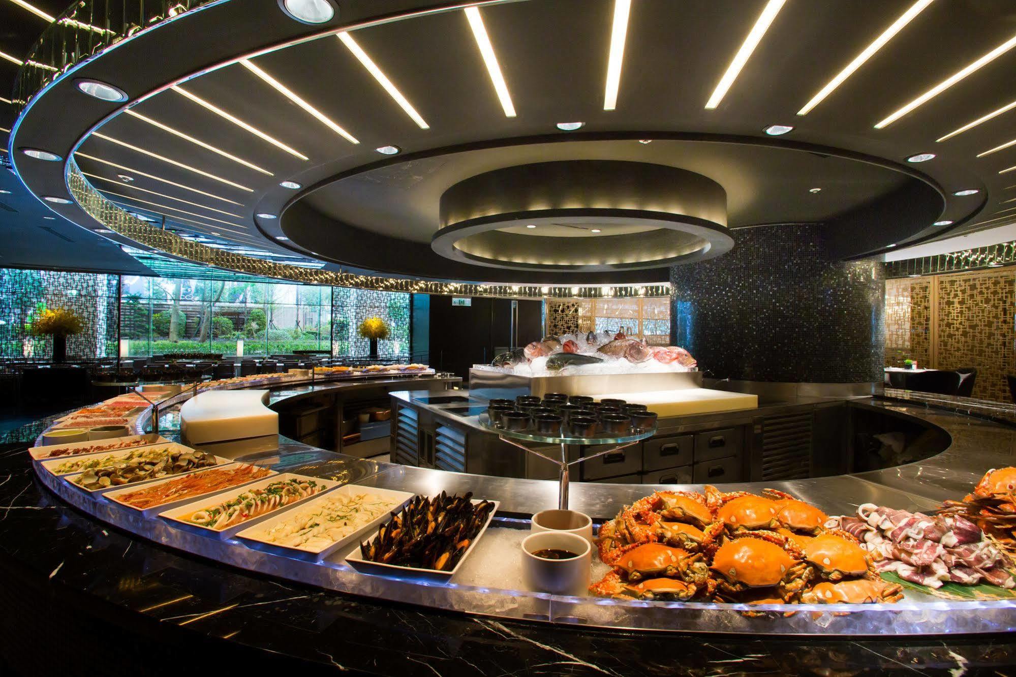 Regent Taipei Hotel Eksteriør billede The buffet at the restaurant