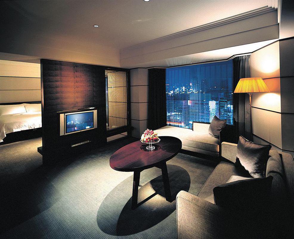 Regent Taipei Hotel Eksteriør billede A suite at the Mandarin Oriental, Seoul